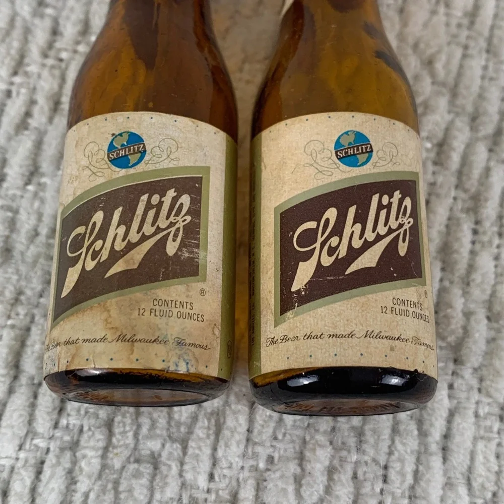 Vintage Schlitz Beer Miniature Bottles Amber Glass Salt‎ Pepper Shakers 1957